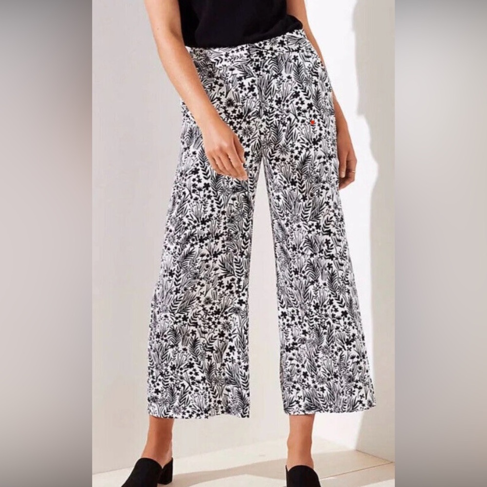 LOFT Women's White Black Floral Flowy Wide Leg Pants Size 18